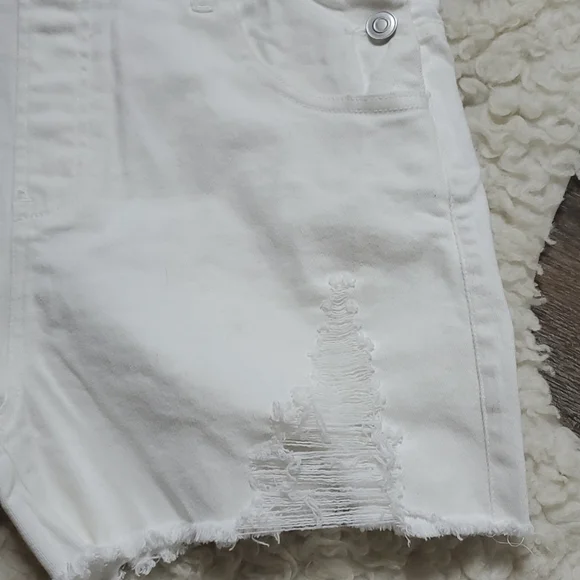 Entro Distressed White Denim Overall Shorts - Picture 7 of 12